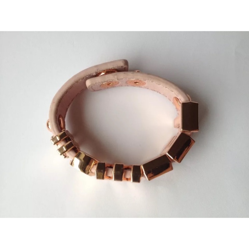BCBGENERATION BRACELET CUFF ROSE GOLD TONED - Picture 3 of 4